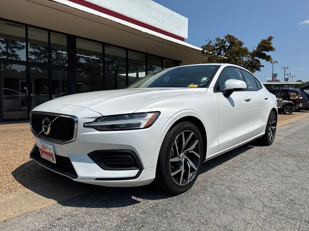Used 2020 Volvo S60 T5 Momentum Sedan