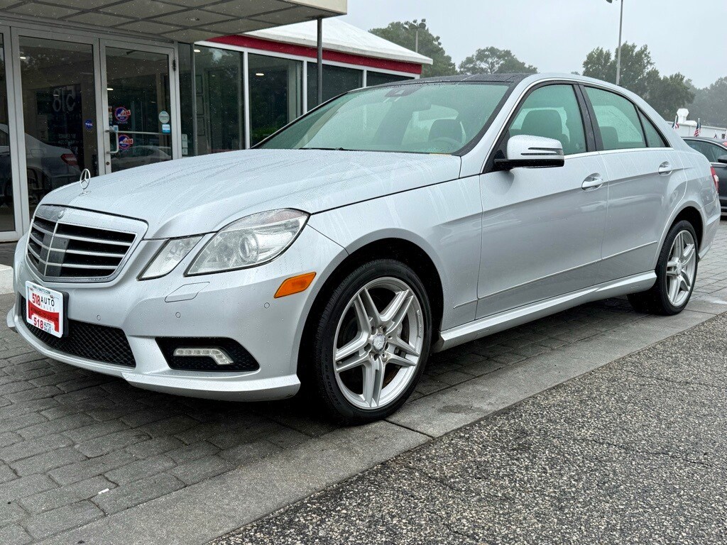 2011 Mercedes Benz E 550 4MATIC photo 2