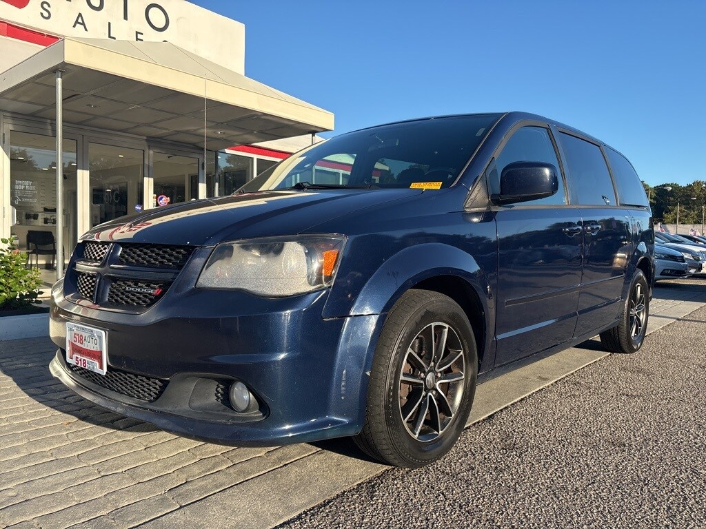 2016 Dodge Grand Caravan R/T photo 2