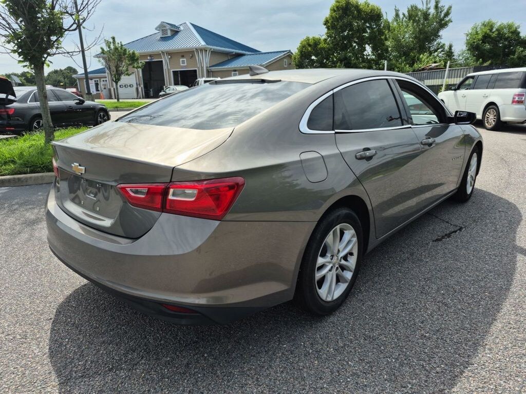 Used 2017 Chevrolet Malibu LT w/1LT Sedan