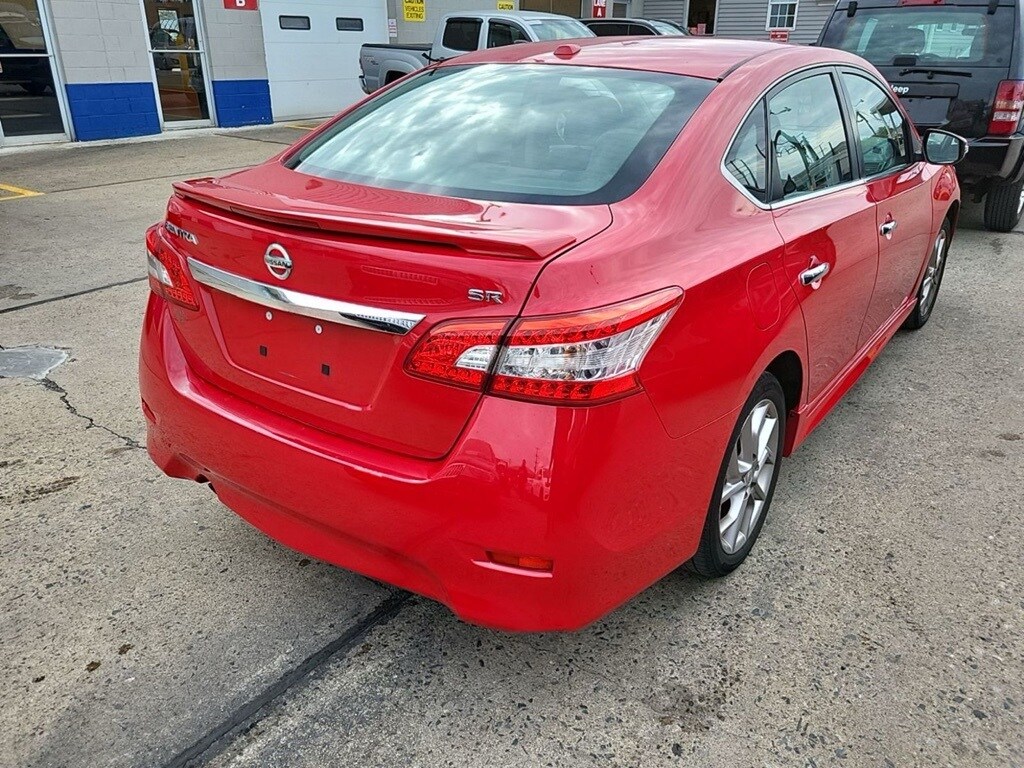 2015 Nissan Sentra SR photo 3