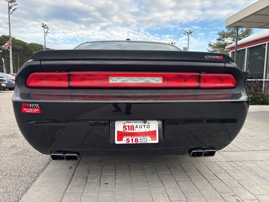 2010 Dodge Challenger SRT8 photo 3