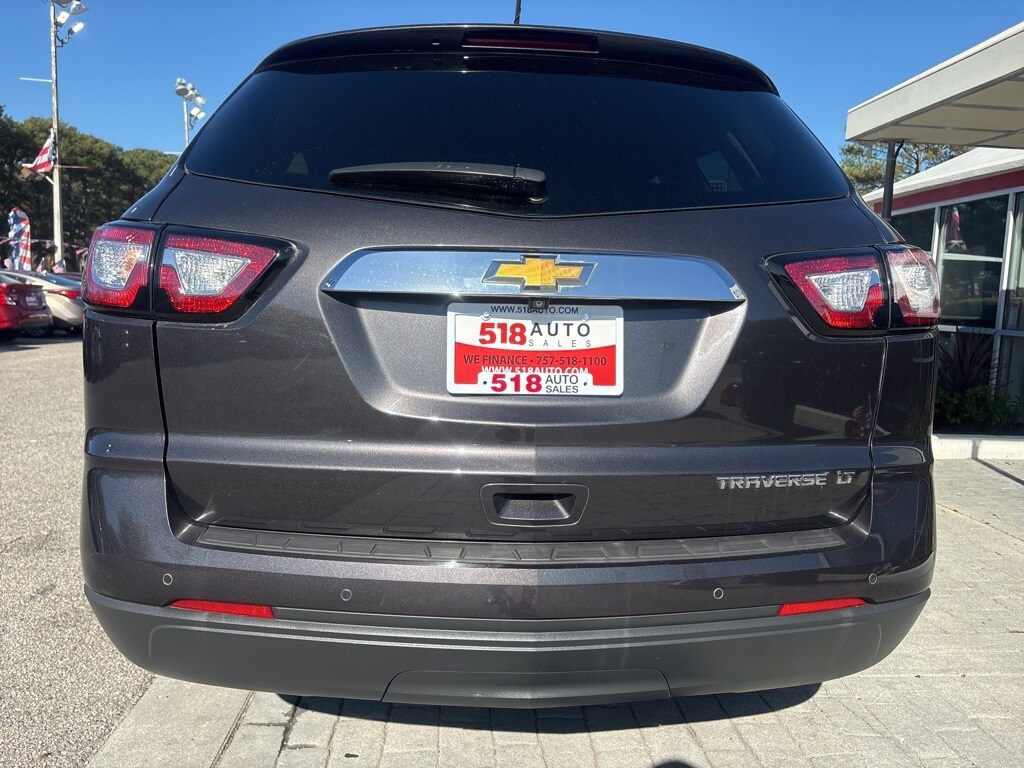 2014 Chevrolet Traverse 1LT photo 4