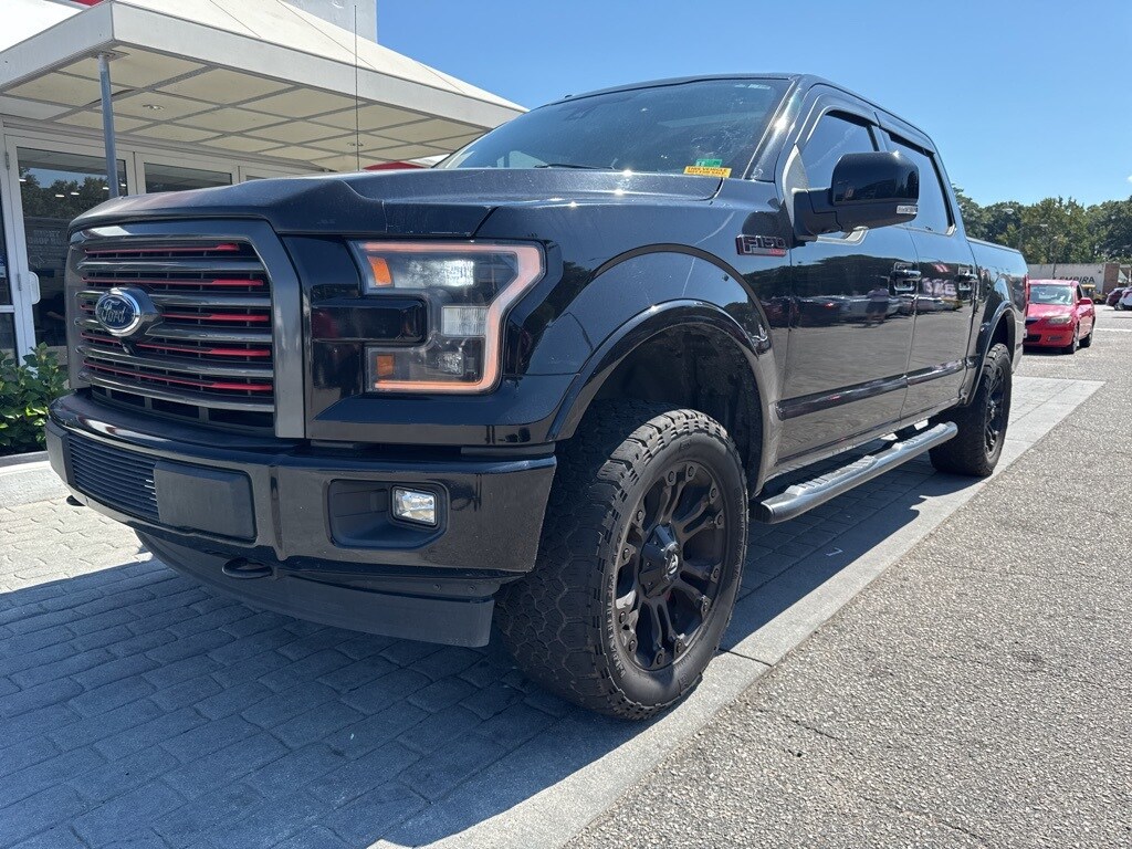 2017 Ford F-150 Lariat photo 2