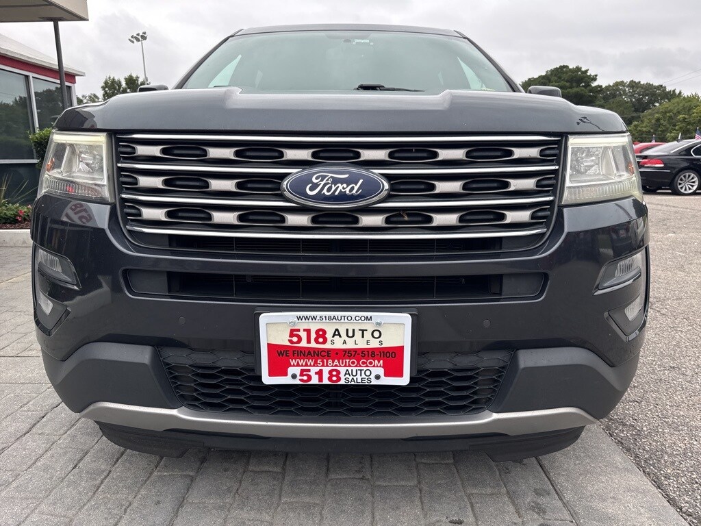 2017 Ford Explorer XLT photo 4