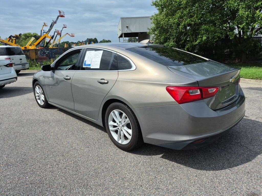 Used 2017 Chevrolet Malibu LT w/1LT Sedan