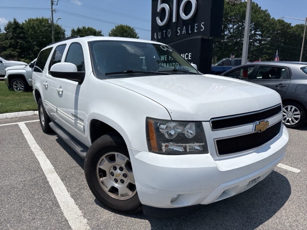 2014 Chevrolet Suburban 1500 LT photo 4