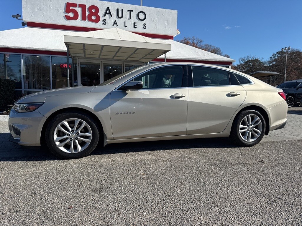 2016 Chevrolet Malibu 1LT photo 2