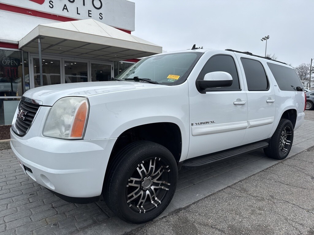 2008 Gmc Yukon XL SLT 1500 photo 2