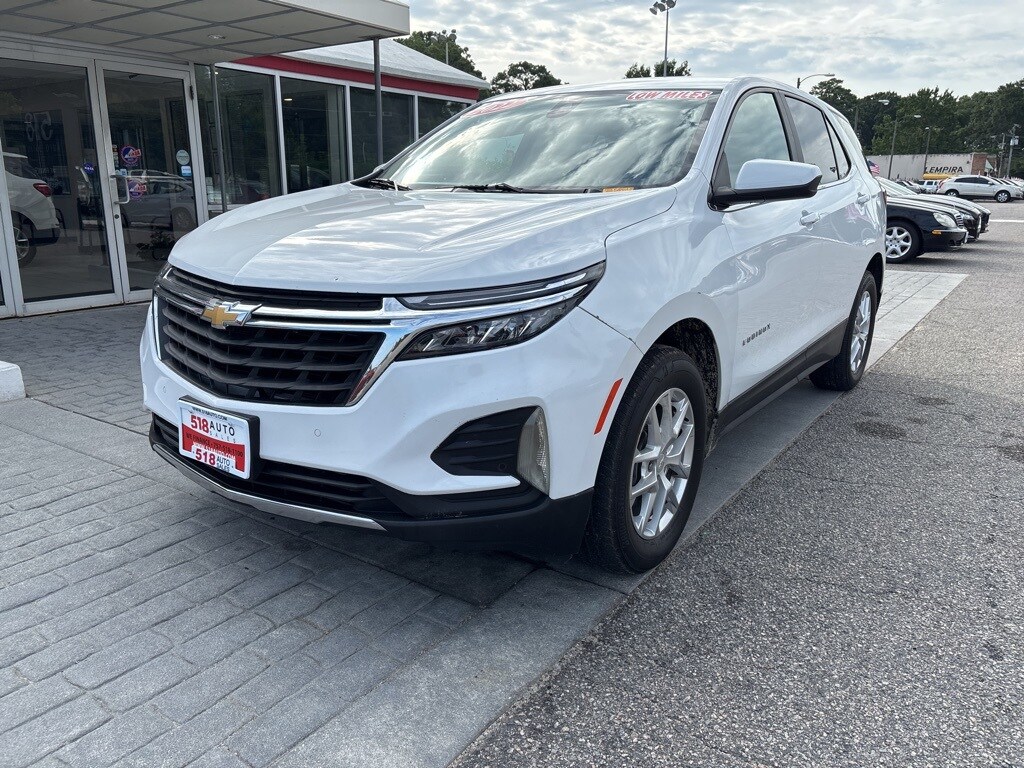 2022 Chevrolet Equinox LT photo 2