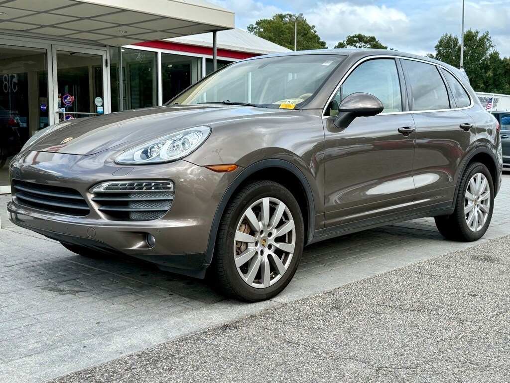 2014 Porsche Cayenne S photo 2