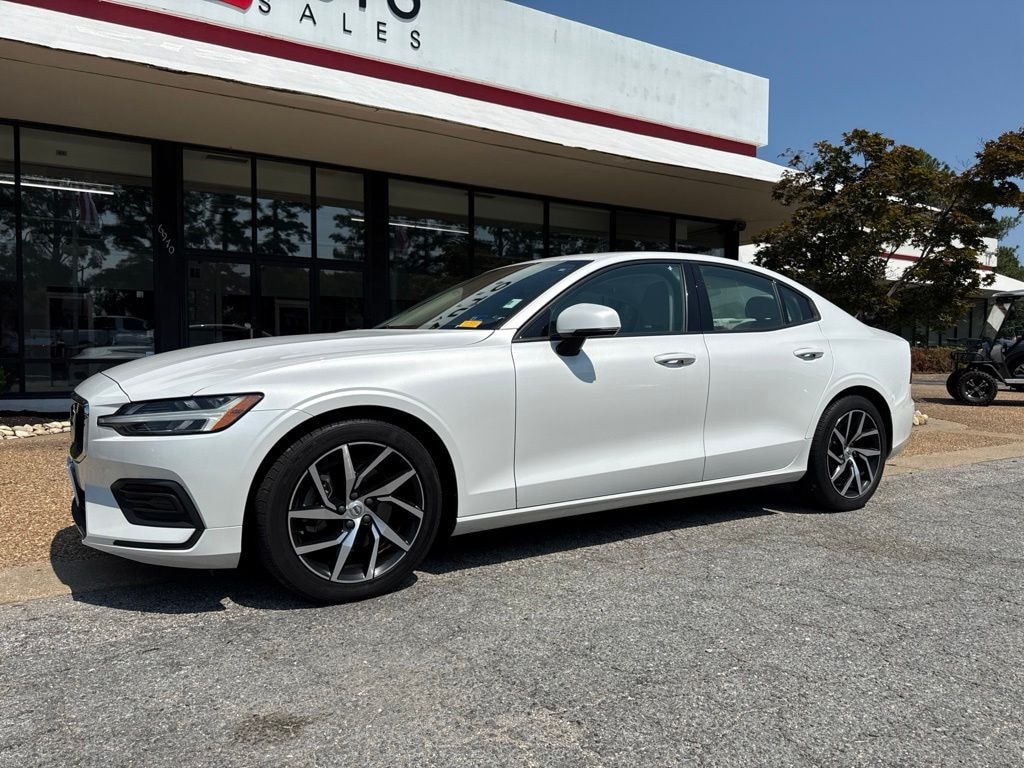 Used 2020 Volvo S60 T5 Momentum Sedan