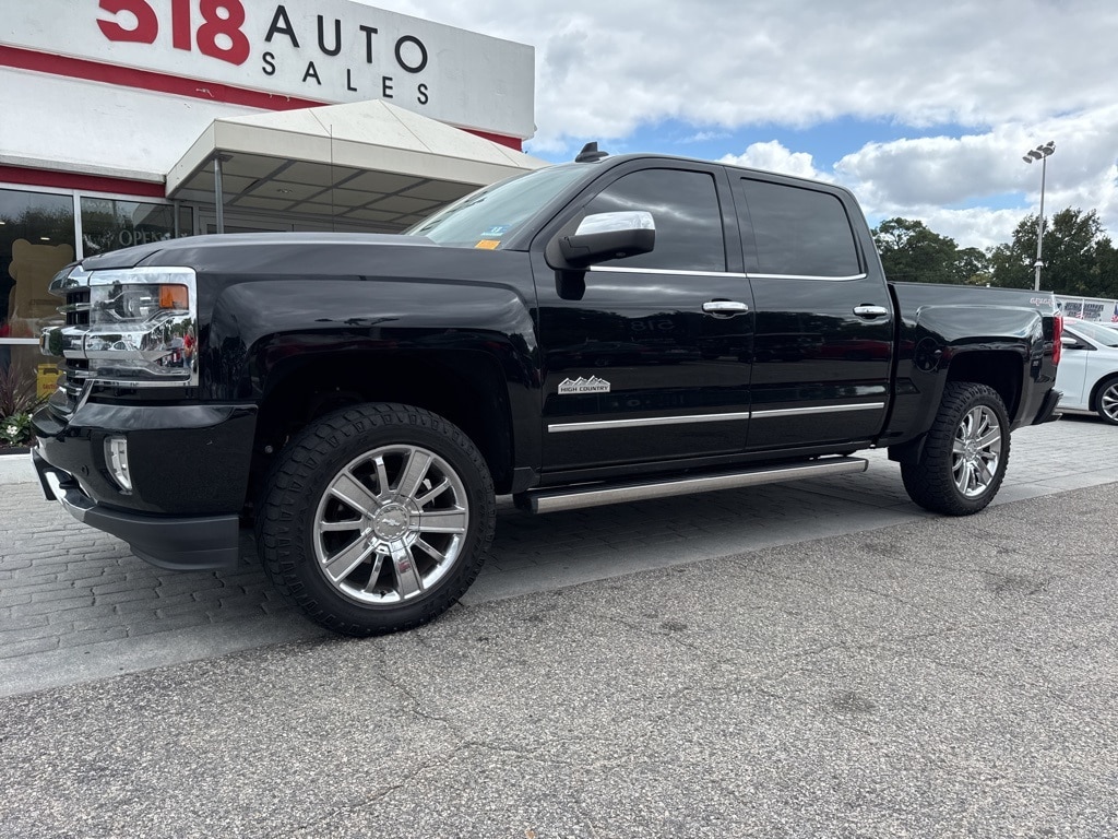 2017 Chevrolet Silverado 1500 High Country photo 2