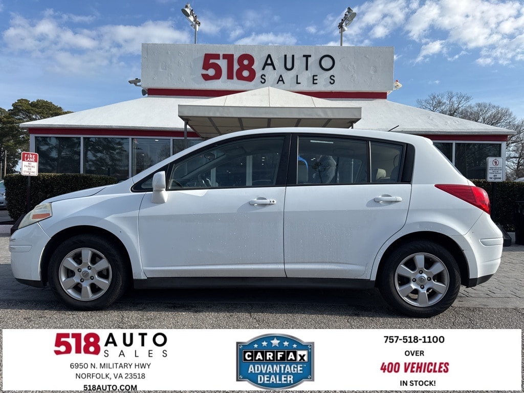 2007 Nissan Versa SL's photo