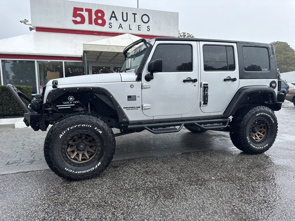 2010 Jeep Wrangler Unlimited Sport photo 2