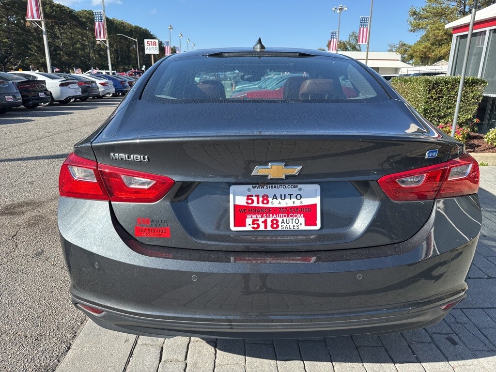 2017 Chevrolet Malibu Hybrid photo 4