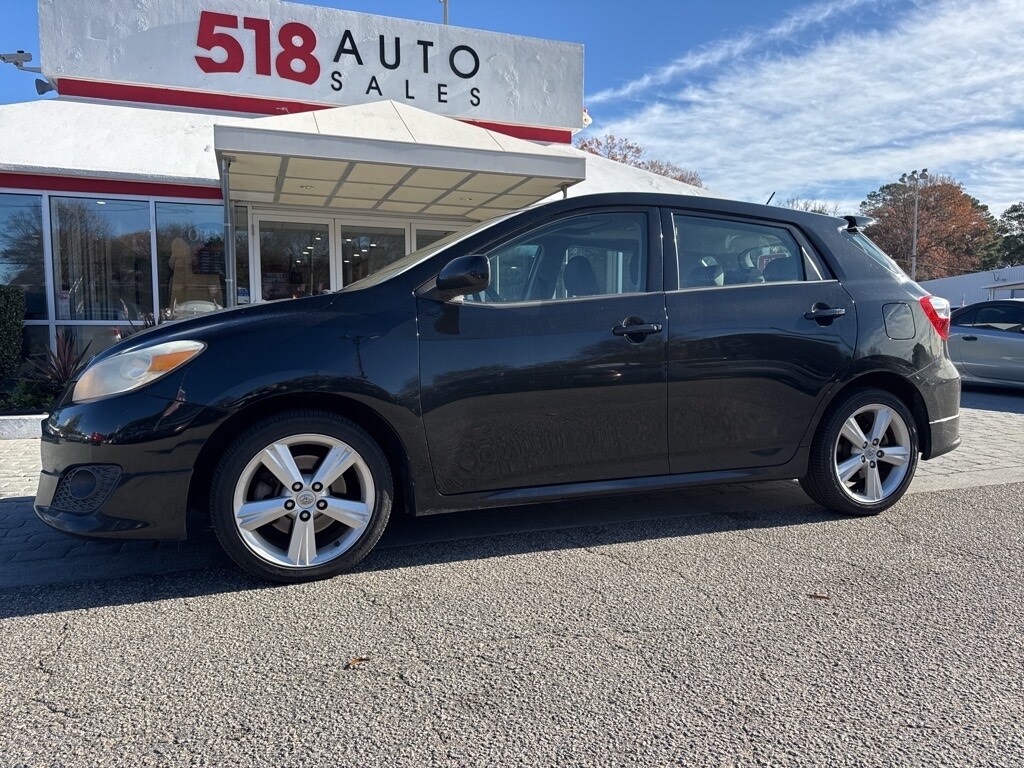 2010 Toyota Corolla Matrix L 4WD photo 2