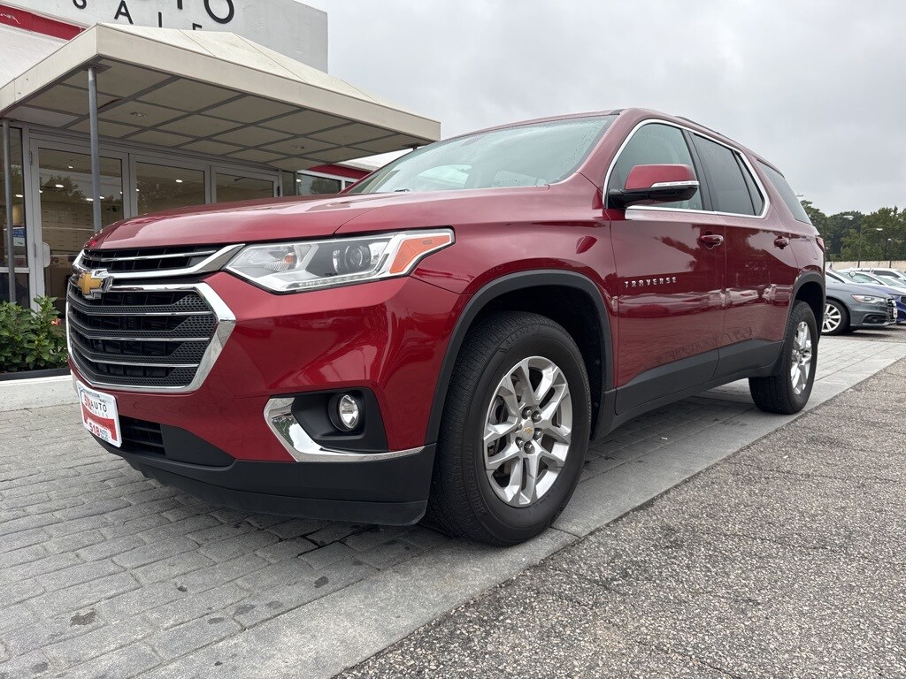 2019 Chevrolet Traverse Cloth 1LT photo 2