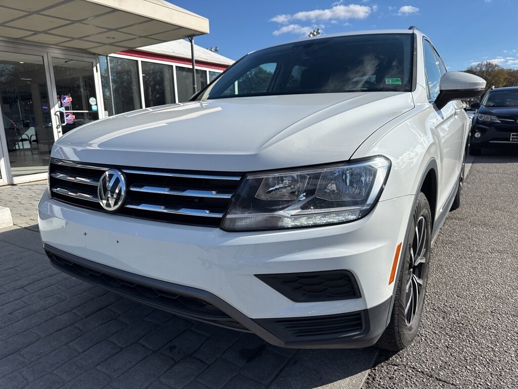 2021 Volkswagen Tiguan R-Line Black SEL photo 4