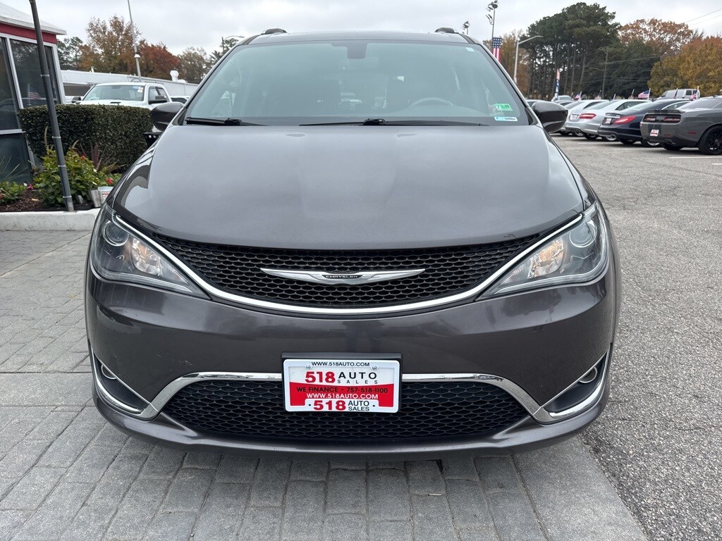 2020 Chrysler Pacifica Touring Plus photo 4