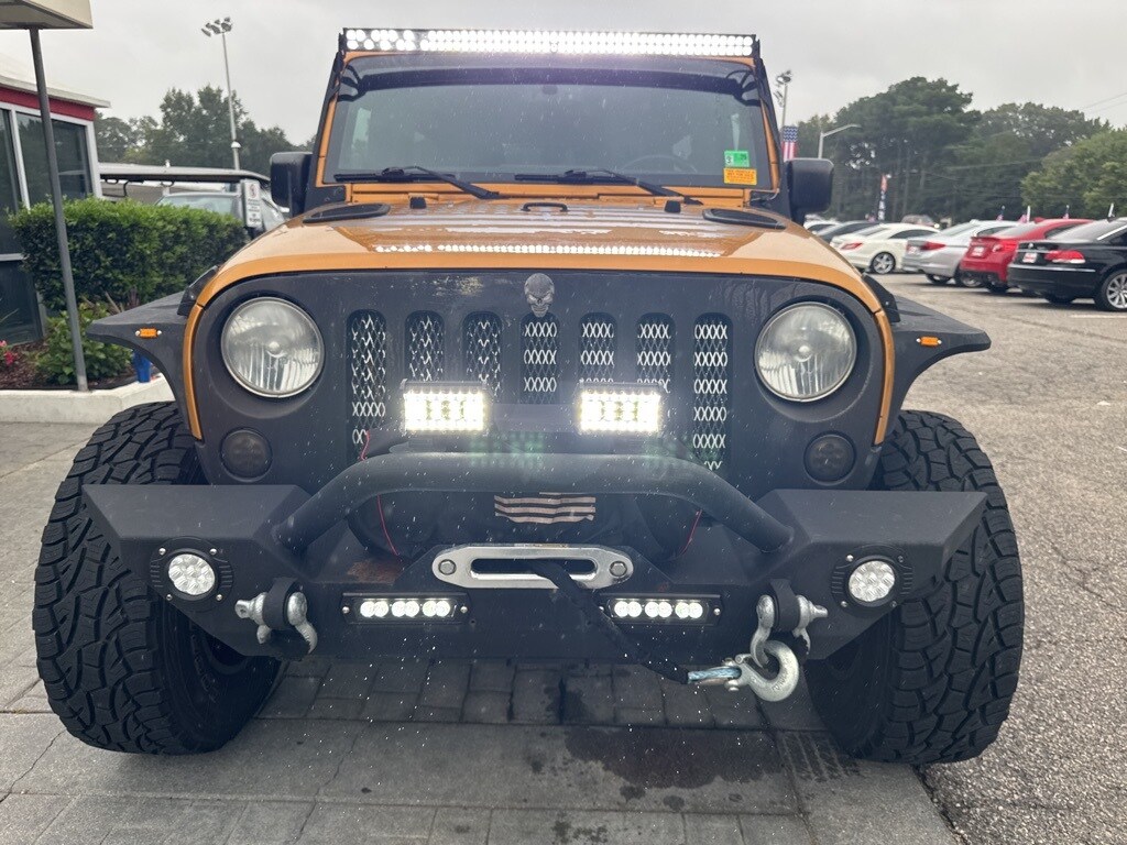 2014 Jeep Wrangler Unlimited Sahara photo 2