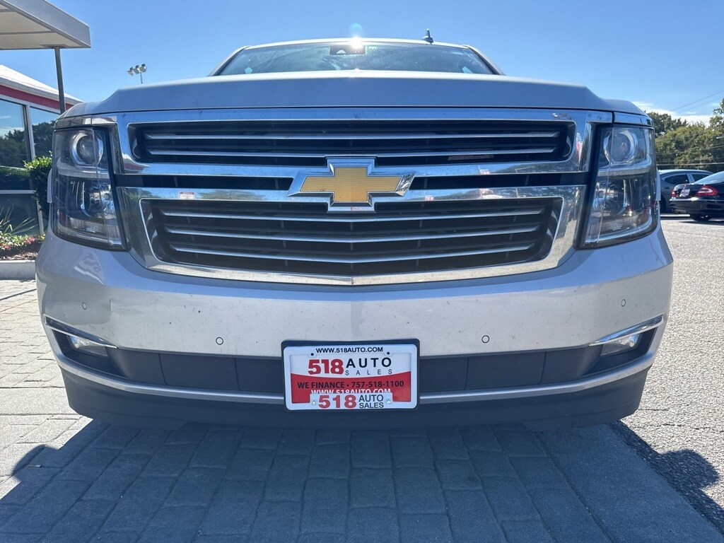 2016 Chevrolet Suburban LTZ photo 4