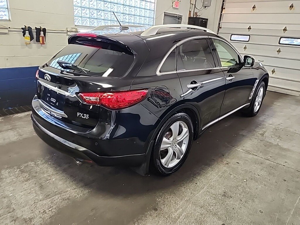 2010 Infiniti FX35 Base photo 3