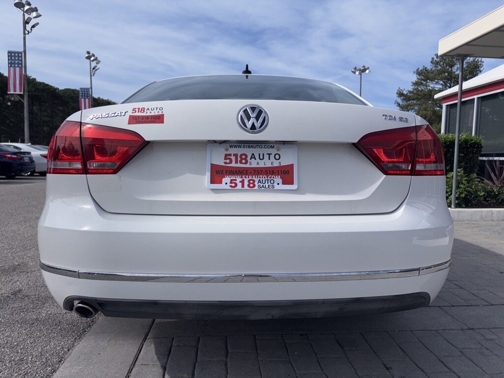 2013 Volkswagen Passat TDI SE photo 3