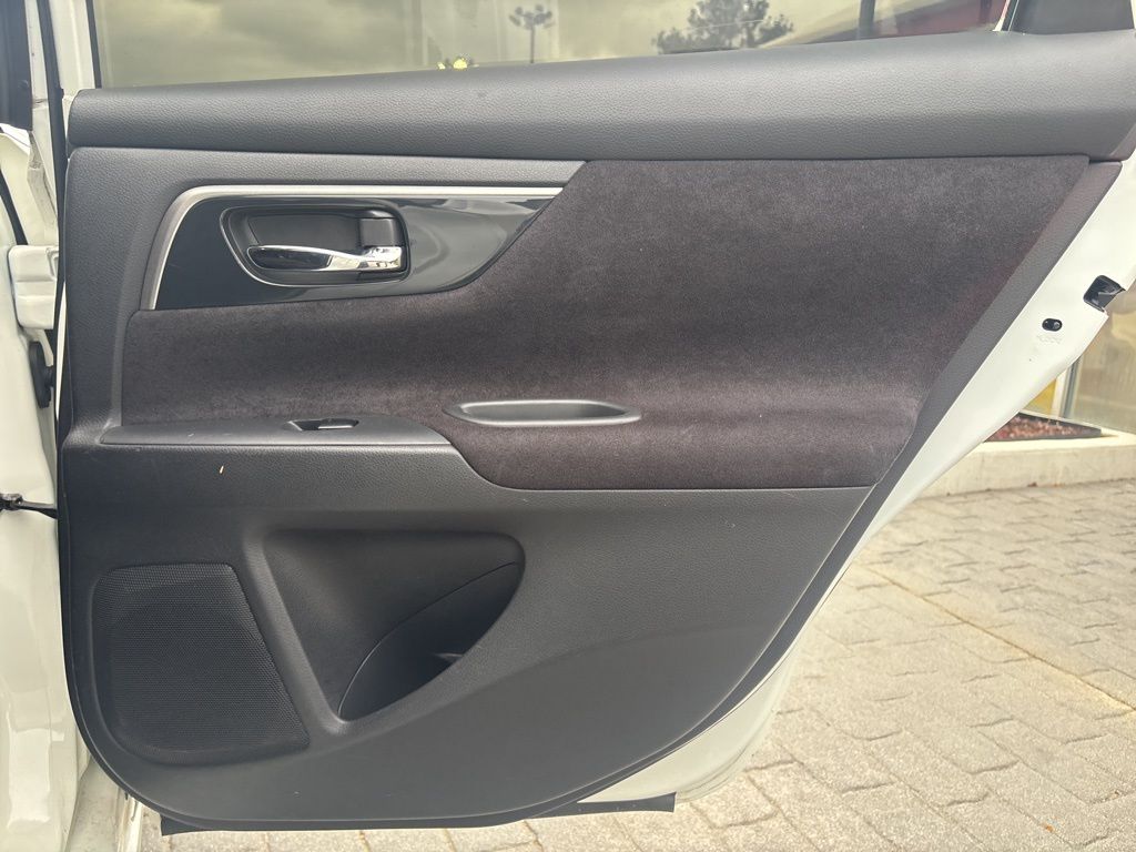 2013 Nissan Altima Sedan S - Photo 30