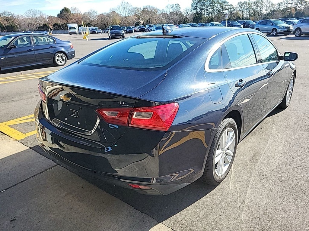 Used 2017 Chevrolet Malibu LT w/1LT Sedan
