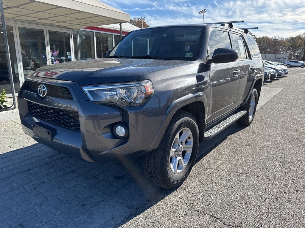 2019 Toyota 4Runner SR5 4WD photo 3