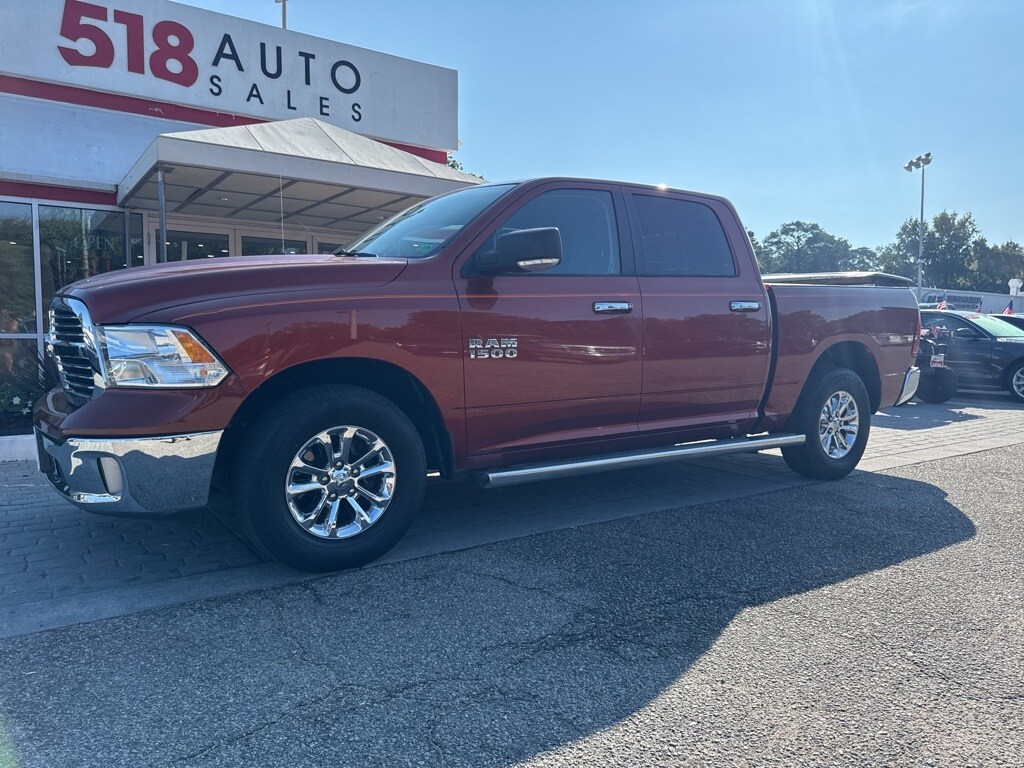 2013 Ram 1500 SLT photo 2