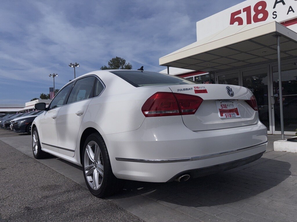 2013 Volkswagen Passat TDI SE photo 2