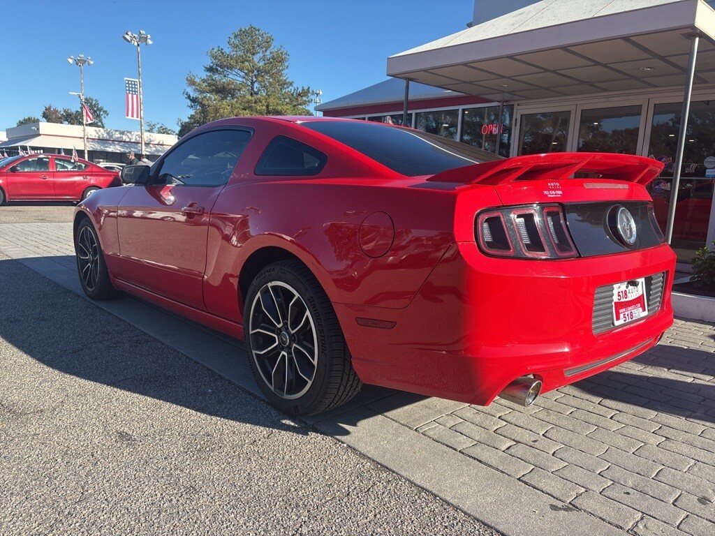 2014 Ford Mustang V6 photo 2
