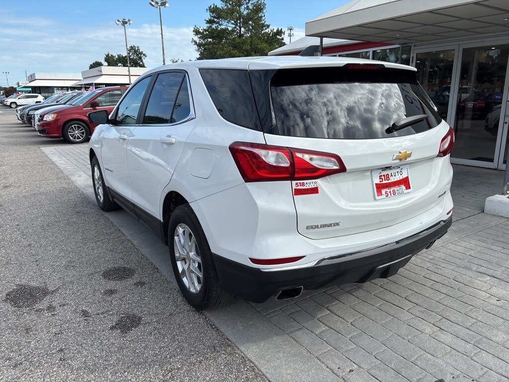 2022 Chevrolet Equinox LT photo 3