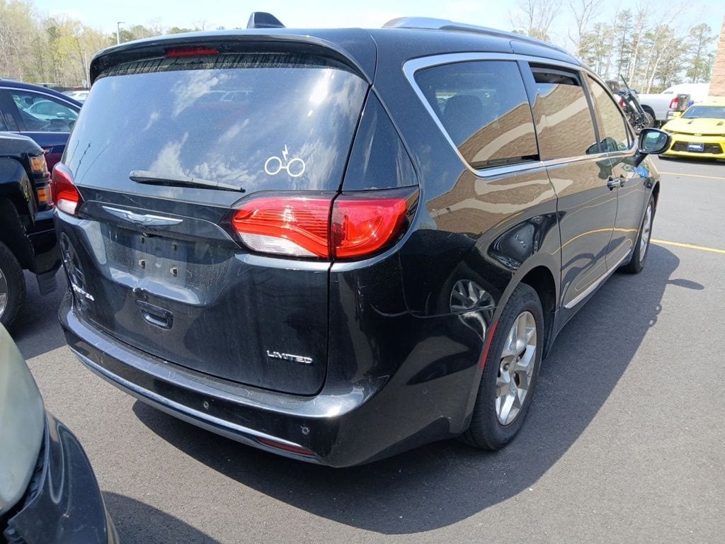 Used 2017 Chrysler Pacifica Limited Van