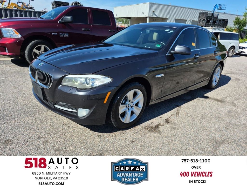 2013 BMW 5 Series 528i xDrive Sedan's photo