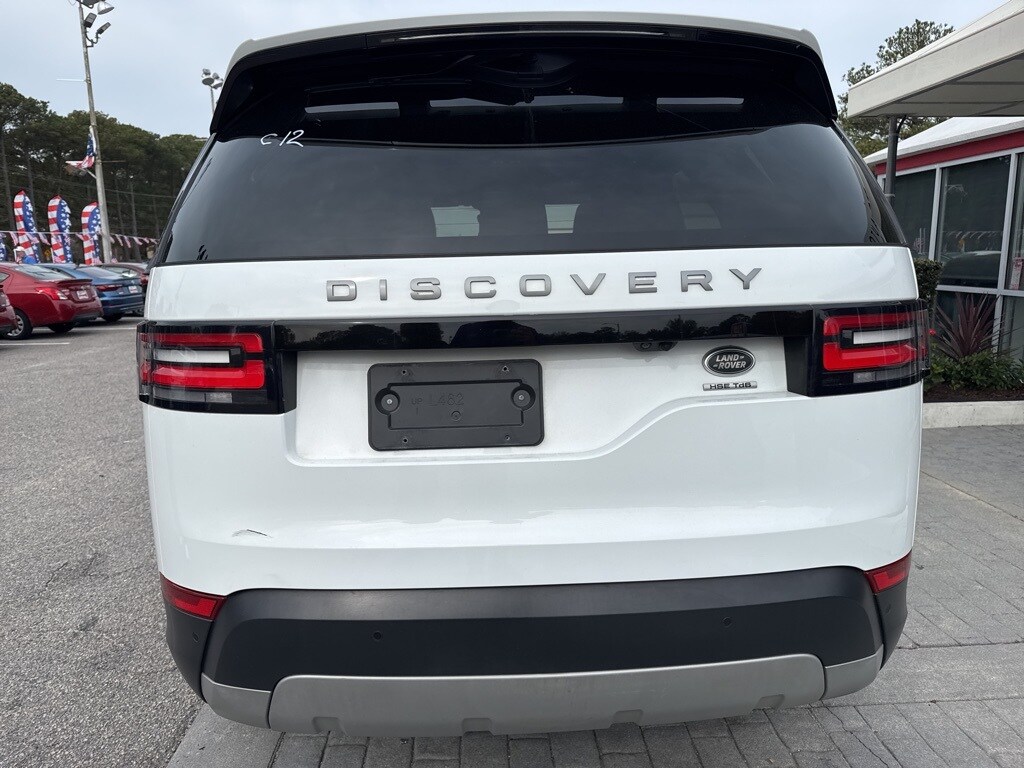 2017 Land Rover Discovery HSE photo 4