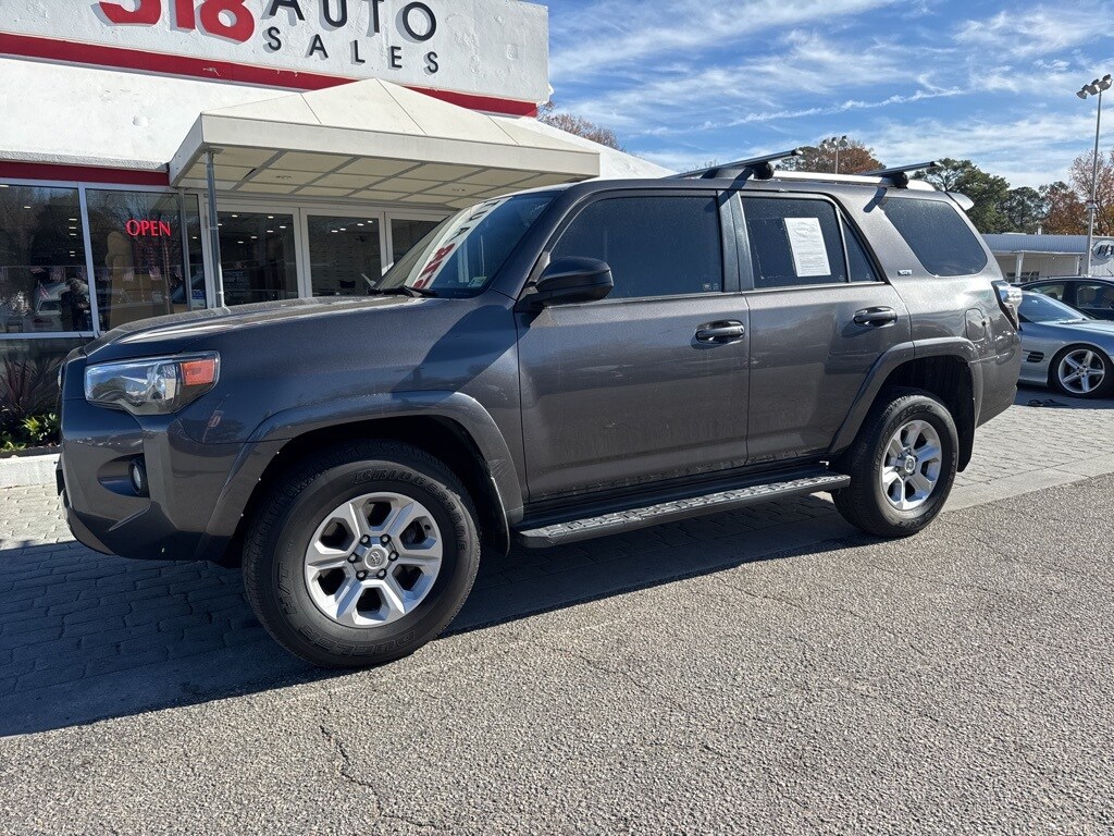 2019 Toyota 4Runner SR5 4WD photo 2
