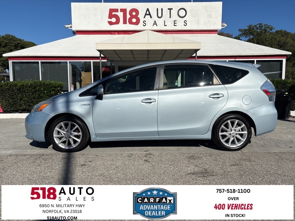 2014 Toyota Prius v Five