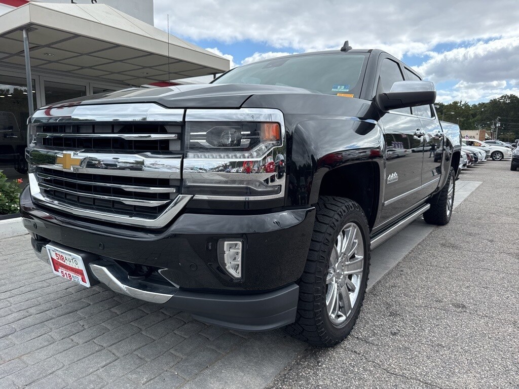 2017 Chevrolet Silverado 1500 High Country photo 3