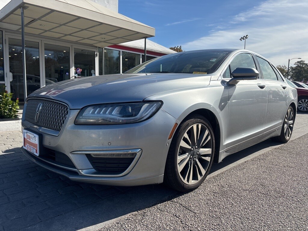 2020 Lincoln MKZ Hybrid Reserve photo 2