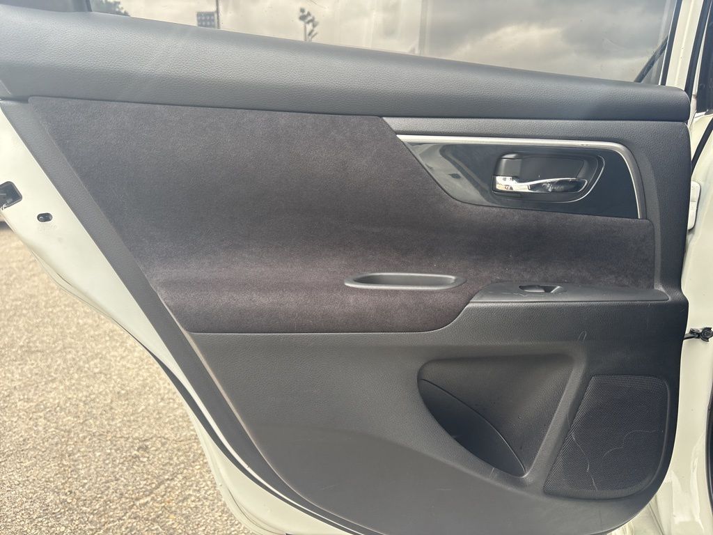 2013 Nissan Altima Sedan S - Photo 25