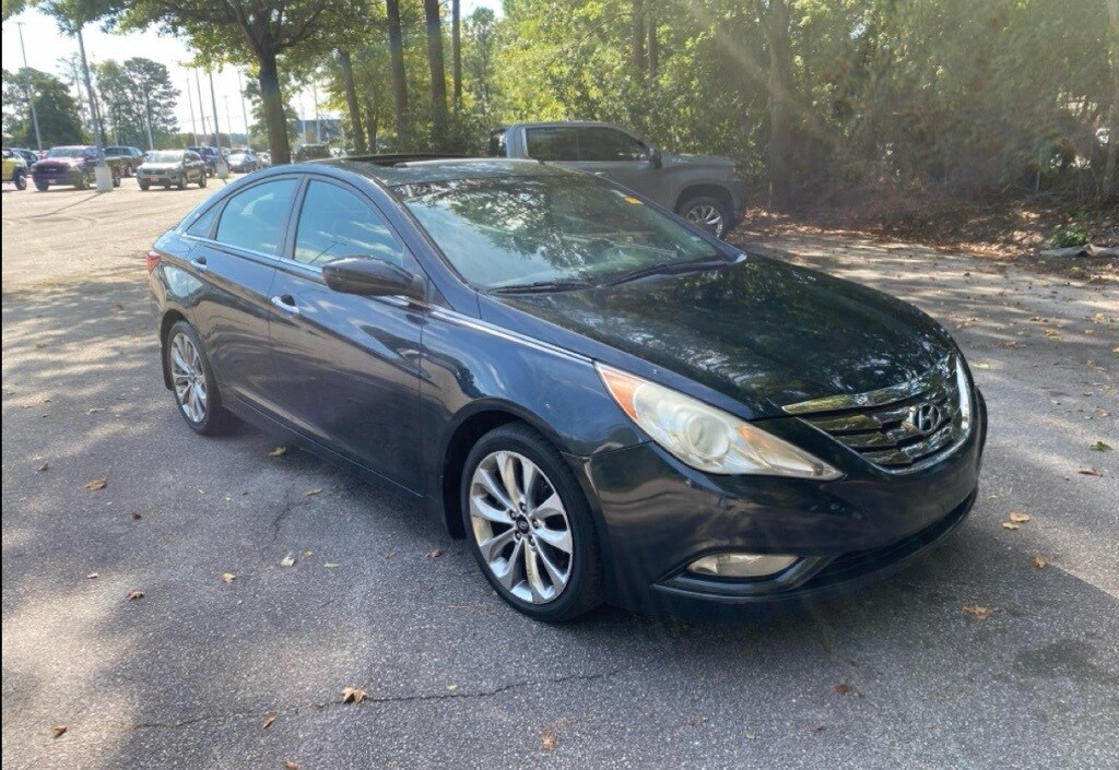 2011 Hyundai Sonata SE photo 2