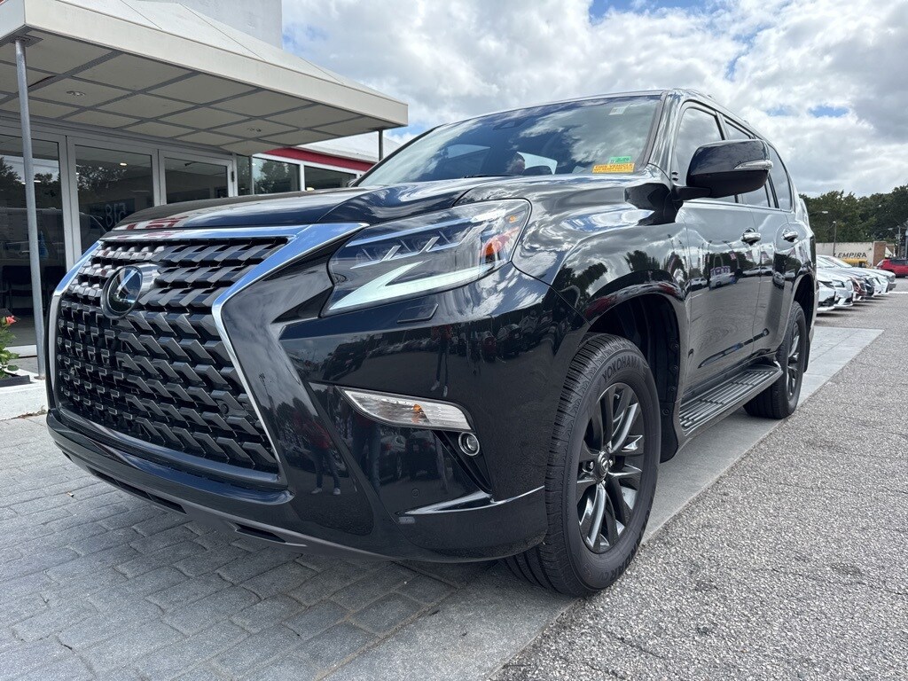 2023 Lexus GX 460 photo 3