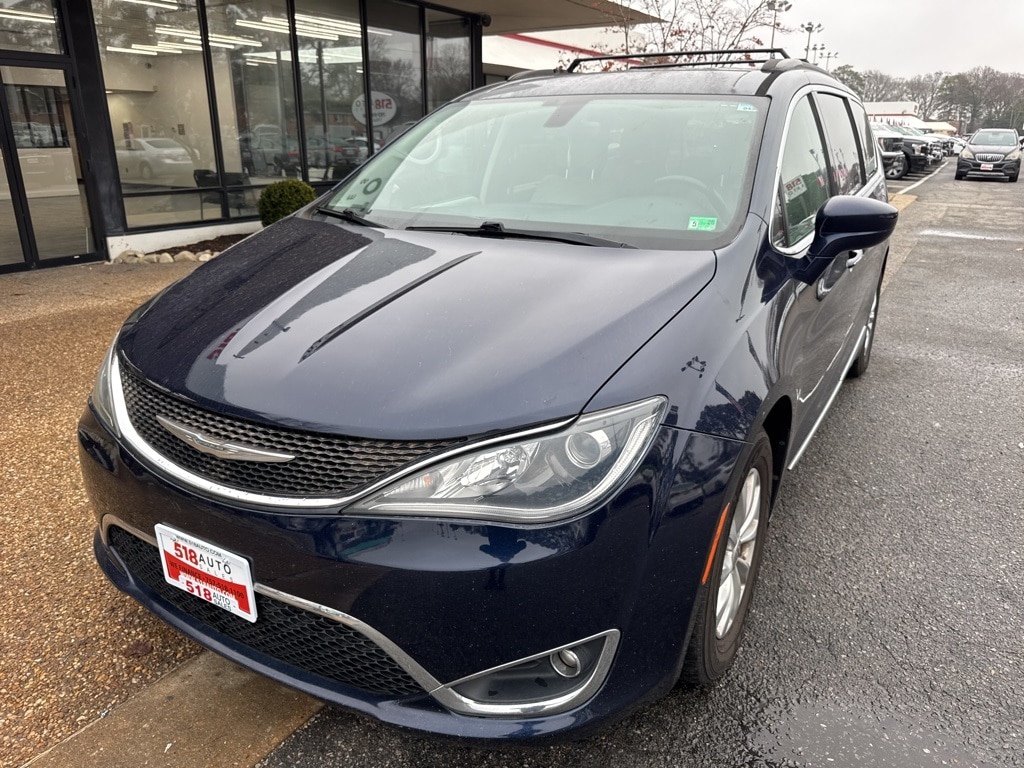 Used 2017 Chrysler Pacifica Touring-L Van