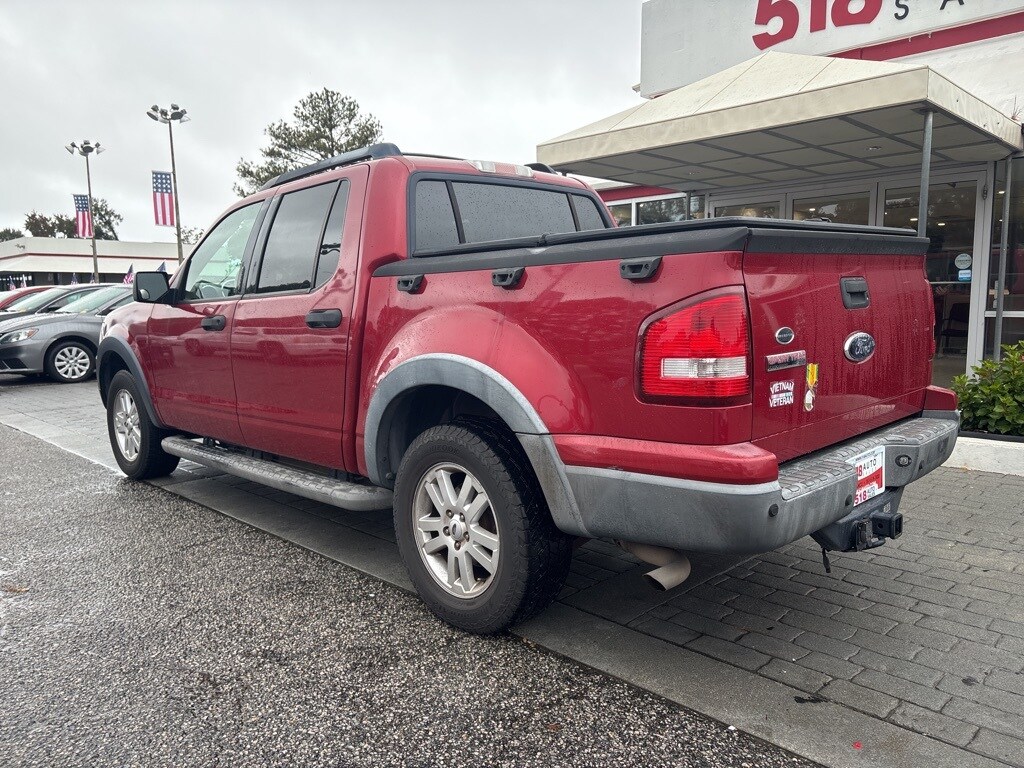 2010 Ford Explorer Sport Trac XLT photo 2