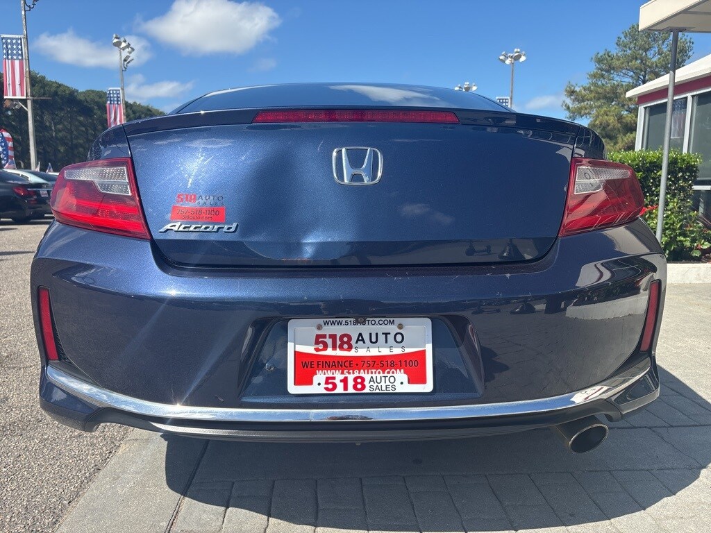 2017 Honda Accord photo 4
