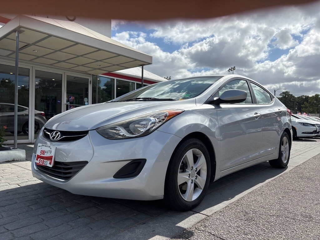 2013 Hyundai Elantra GLS photo 2