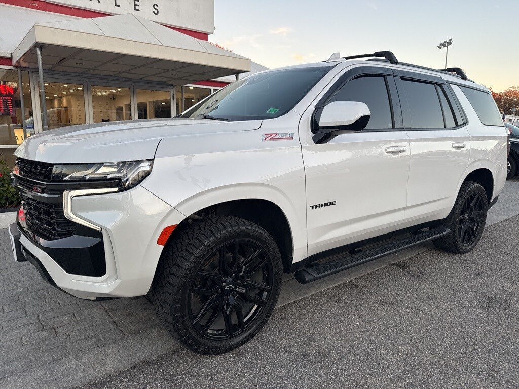 2021 Chevrolet Tahoe Z71 photo 2
